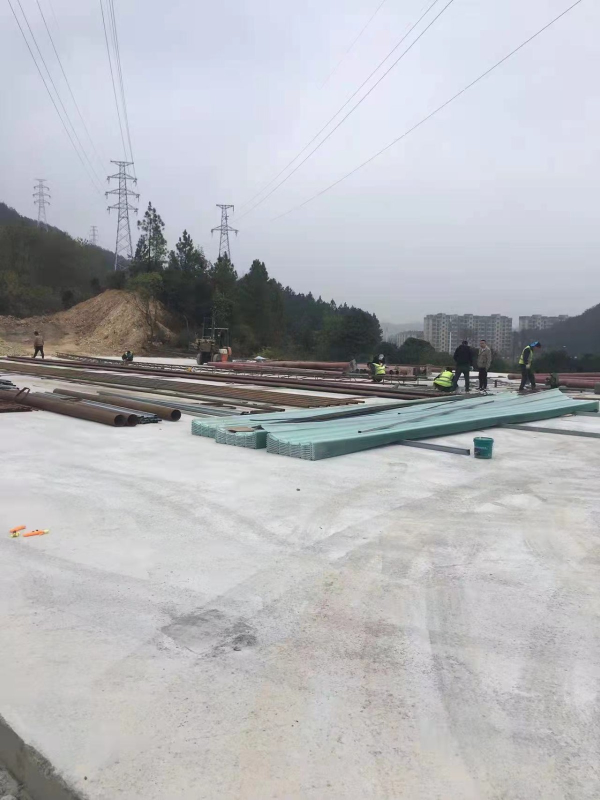 江西存量垃圾處理設(shè)備租賃及運(yùn)行管理順利完成，此路段順利通車(chē)。